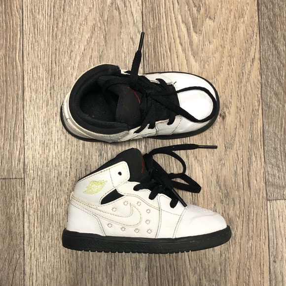 Nike Other - JORDANS Hi Tops Sneakers White AiR Jordan Sz 7